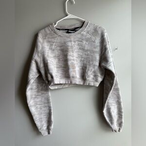 Alphalete Gray Camo Women's Crop Sweatshirt